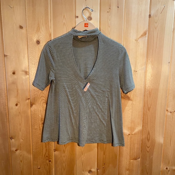 Green/White Stripped Top - Picture 2 of 3